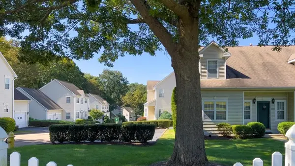 This home is part of Carriage House Cross, Trumbull, CT Condo Complex