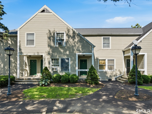  townhouse condo for sale located at 10-14 East Franklin Street, a2, Danbury, CT 06810