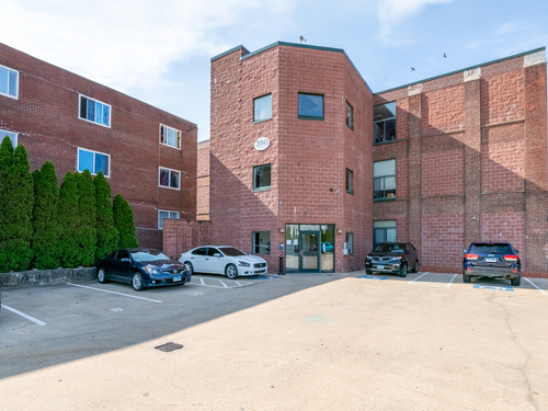  condo home for sale located at 390 Charles Street, apt 216, Bridgeport, CT 06606