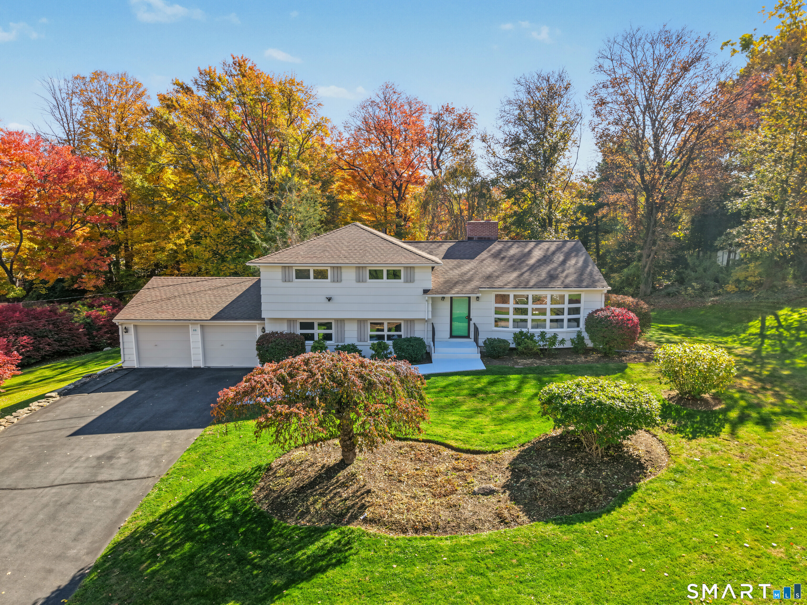 44 Geraldine Circle, Trumbull, CT 06611 | For Sale at $715,000