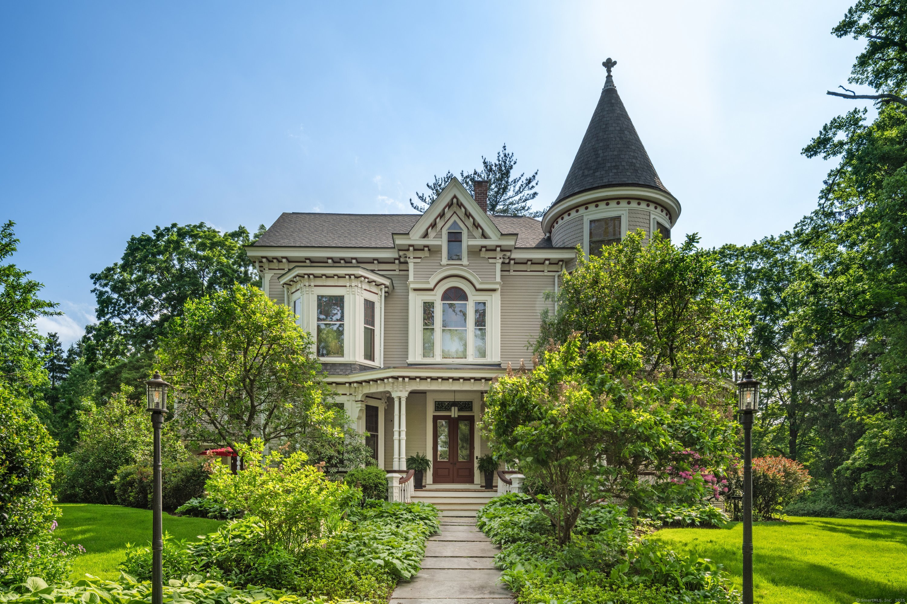 13 Sugar Street, Newtown, CT 06470 | Sold at $1,225,000