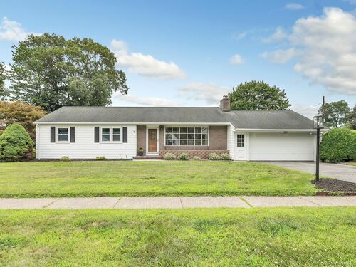  single family home for sale located at 195 Middlebrook Road, Stratford, CT 06614