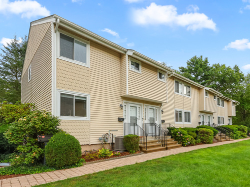  townhouse condo for sale located at 75 Cos Cob Avenue, apt 10, Greenwich, CT 06807