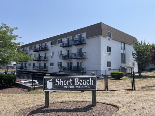  condo home for sale located at 115 Short Beach Road, 305, Stratford, CT 06615