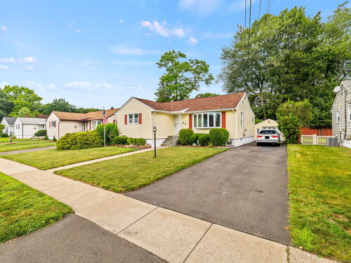  single family home for sale located at 128 Auburn Street, Stratford, CT 06614