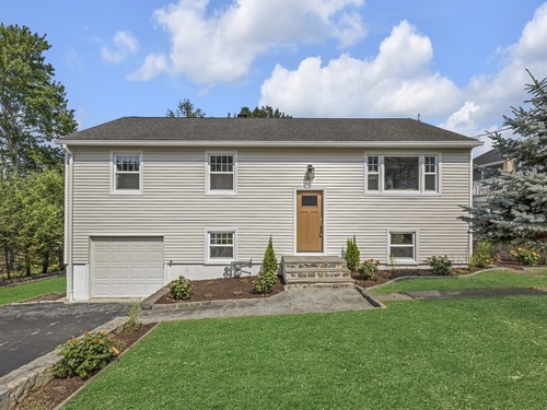 single family home for sale located at 39 Cambridge Drive, Greenwich, CT 06831