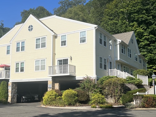  townhouse condo for sale located at 631 Danbury Road, apt 28, Ridgefield, CT 06877