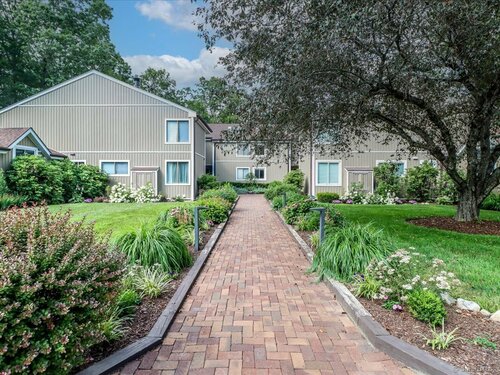  townhouse condo for sale located at 28 Hearthstone Drive, 28, Brookfield, CT 06804