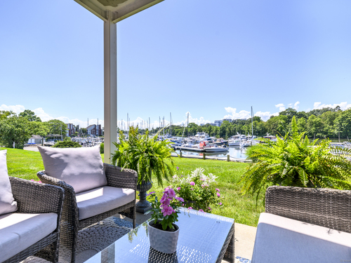 Waterfront condo home for sale located at 43 Harbor Drive, apt 104, Stamford, CT 06902