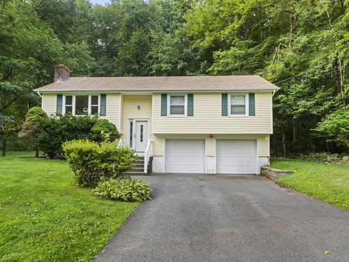  single family home for sale located at 26 Appleblossom Lane, Newtown, CT 06470