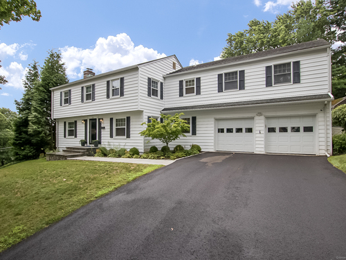  single family home for sale located at 220 Halliwell Drive, Stamford, CT 06902
