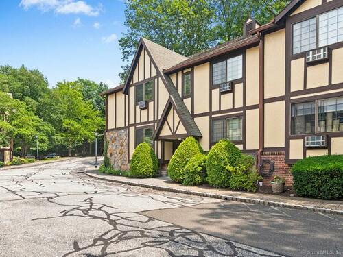  condo home for sale located at 50 Aiken Street, apt. 263, Norwalk, CT 06851