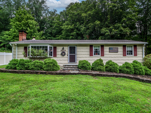 single family home for sale located at 21 Saw Mill Road, Newtown, CT 06470