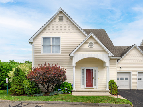  condo home for sale located at 45 Heron View Road, 45, New Fairfield, CT 06812