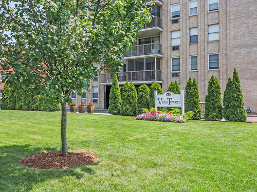  condo home for sale located at 65 Glenbrook Road, apt 5e, Stamford, CT 06902