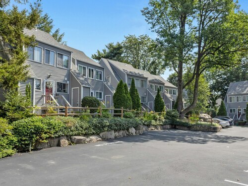  townhouse condo for sale located at 421 Glenbrook Road, apt 8, Stamford, CT 06906