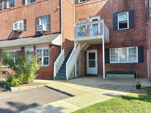  condo home for sale located at 1856 Summer Street, 1856, Stamford, CT 06905