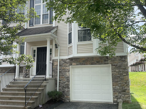  townhouse condo for sale located at 1105 Sienna Drive, 1105, Danbury, CT 06810