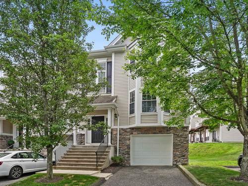  townhouse condo for sale located at 1105 Sienna Drive, 1105, Danbury, CT 06810