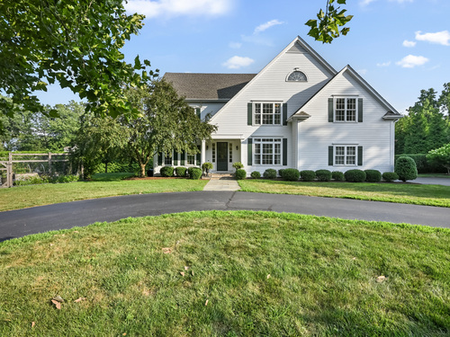  single family home for sale located at 4 Golf View Drive, Easton, CT 06612