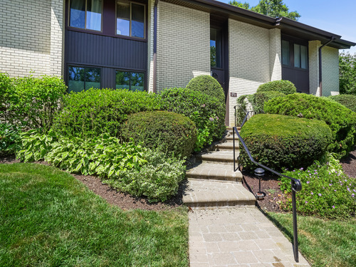 condo home for sale located at 75 Courtland Avenue, 9, Stamford, CT 06902