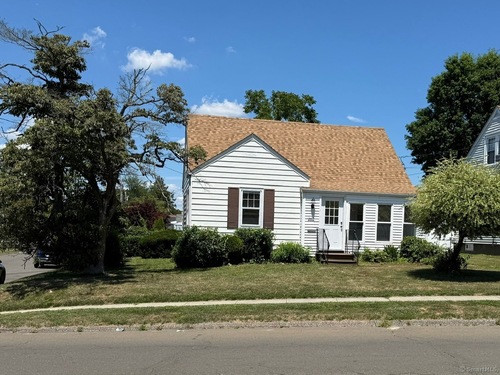 single family home for sale located at 202 Canaan Road, Stratford, CT 06614