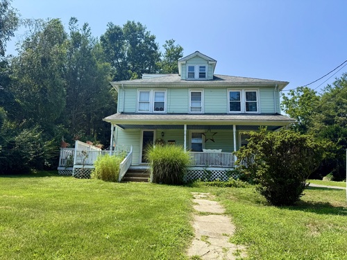  single family home for sale located at 647 Bronson Road, Fairfield, CT 06890
