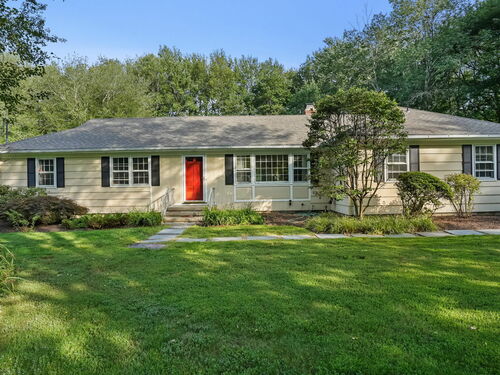  single family home for sale located at 19 High Ridge Place, Easton, CT 06612
