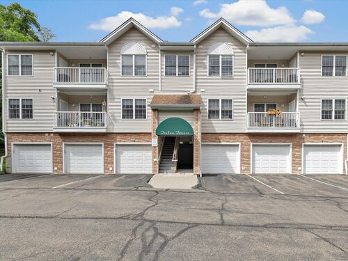 condo home for sale located at 1215 Arganese Place, 1215, Trumbull, CT 06611