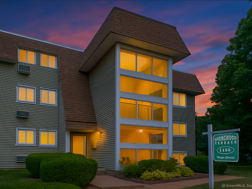 condo home for sale located at 1166 Hope Street, apt 4, Stamford, CT 06907