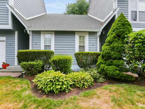  townhouse condo for sale located at 26 Hawley Glen, 26, Stratford, CT 06614