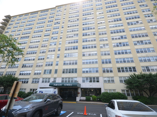  condo home for sale located at 2625 Park Avenue, 14n, Bridgeport, CT 06604