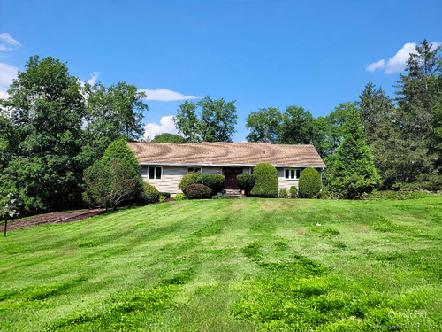  single family home for sale located at 7 Carriage Lane, New Fairfield, CT 06812