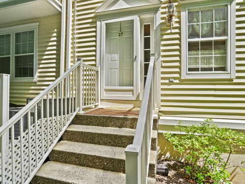 townhouse condo for sale located at 633 Danbury Road, apt 27, Ridgefield, CT 06877