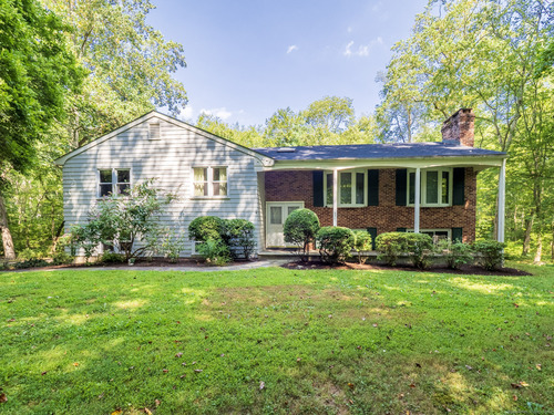 single family home for sale located at 1 Greenlea Lane, Weston, CT 06883