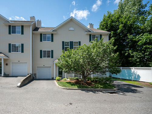  townhouse condo for sale located at 14 South Street, 5, Danbury, CT 06810