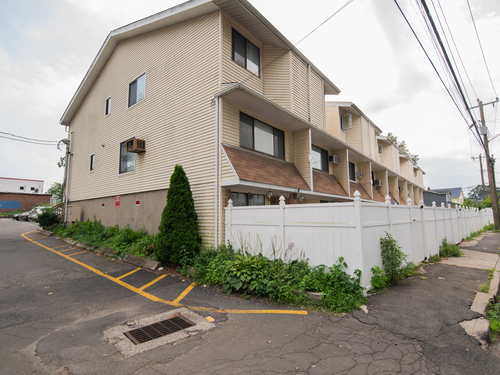  townhouse condo for sale located at 51 West Washington Avenue, 51, Stamford, CT 06902