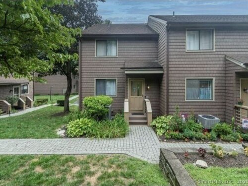  townhouse condo for sale located at 166 Old Brookfield Road, 11c6, Danbury, CT 06811