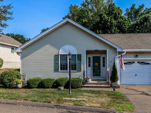  condo home for sale located at 65 Cider Mill Lane, Trumbull, CT 06611
