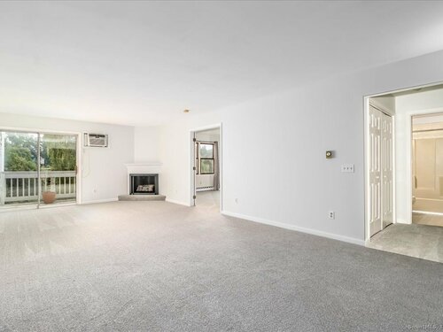  condo home for sale located at 55 Mill Plain Road, 32-20, Danbury, CT 06811
