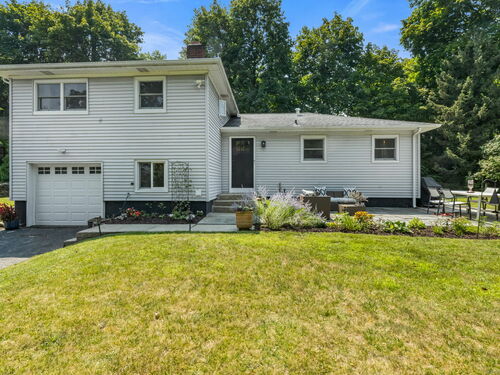  single family home for sale located at 10 Walker Court, Greenwich, CT 06831