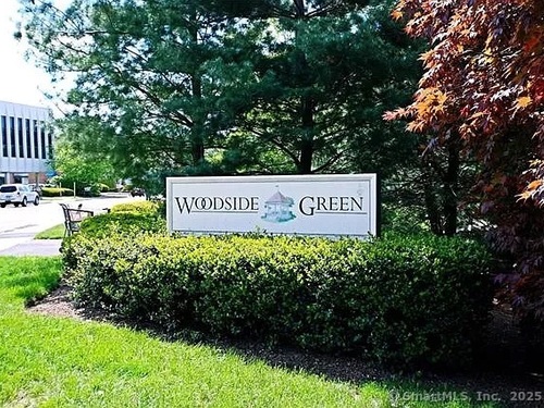  condo home for sale located at 126 Woodside Green, 1a, Stamford, CT 06901