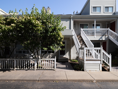  condo home for sale located at 510 East Main Street, apt 215, Stratford, CT 06614