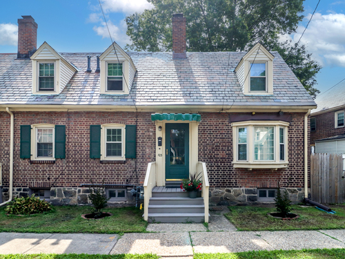 co-op home for sale located at 103 Sims Street, Bridgeport, CT 06604