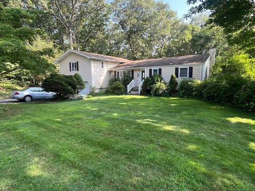  single family home for sale located at 10 Greenwood Lane, Shelton, CT 06484