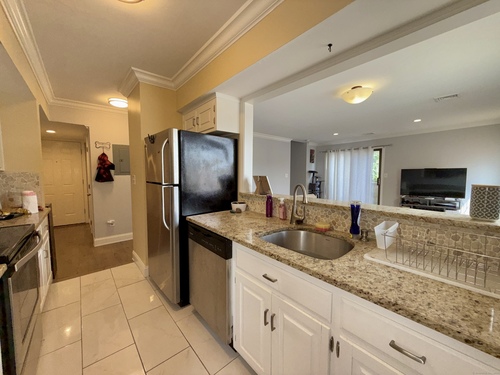  condo home for sale located at 183 Livingston Place, 11, Bridgeport, CT 06610