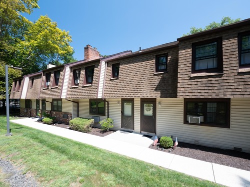  townhouse condo for sale located at 116 Homestead Lane, 116, Brookfield, CT 06804