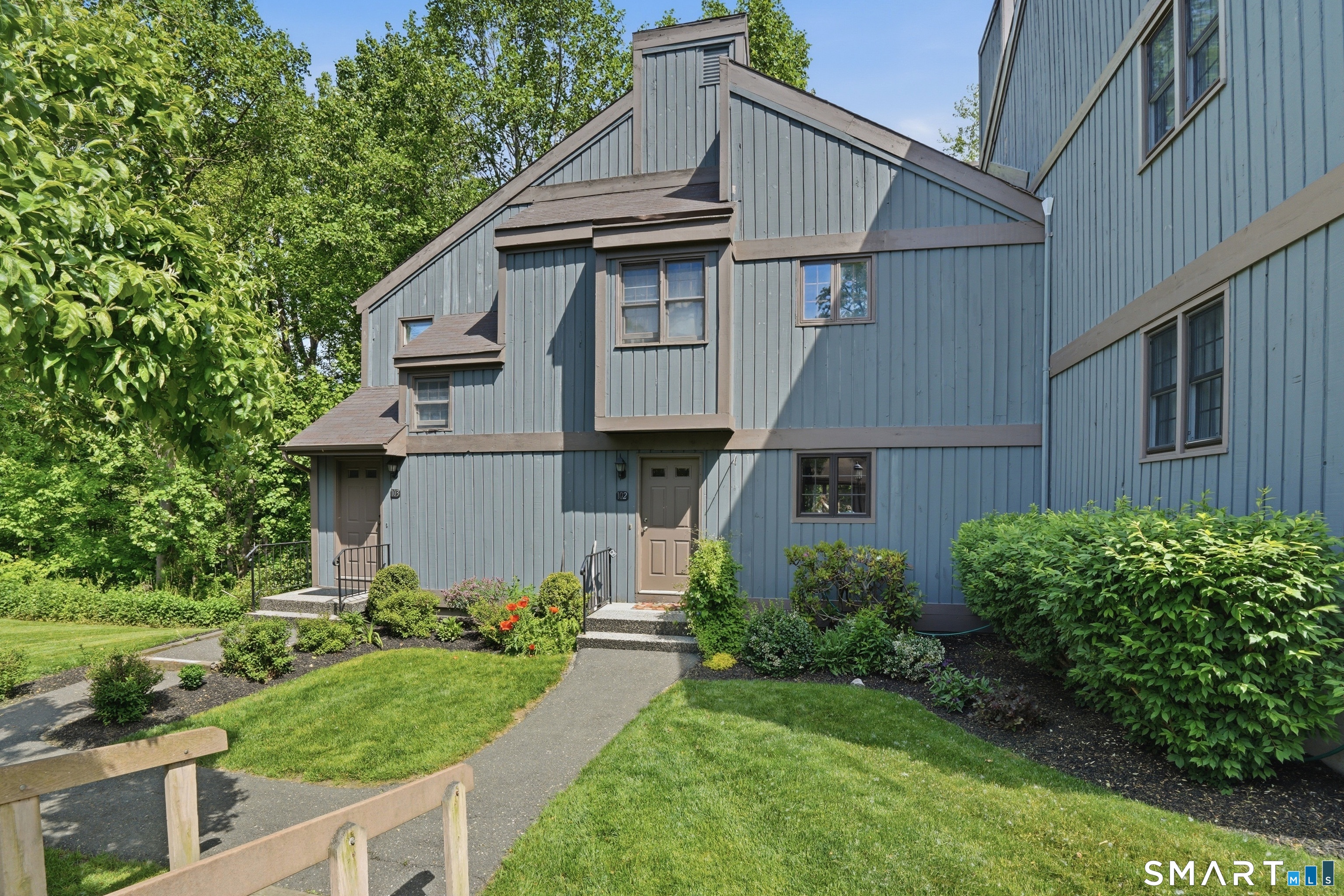 102 Heatherwood Drive, 102, Brookfield, CT 06804 | For Sale at $324,900