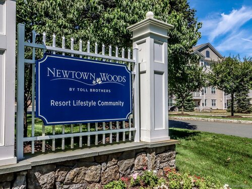  condo home for sale located at 603 Brookside Court, 603, Newtown, CT 06470