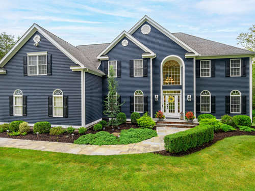  single family home for sale located at 5 Cider Mill Road, Newtown, CT 06482